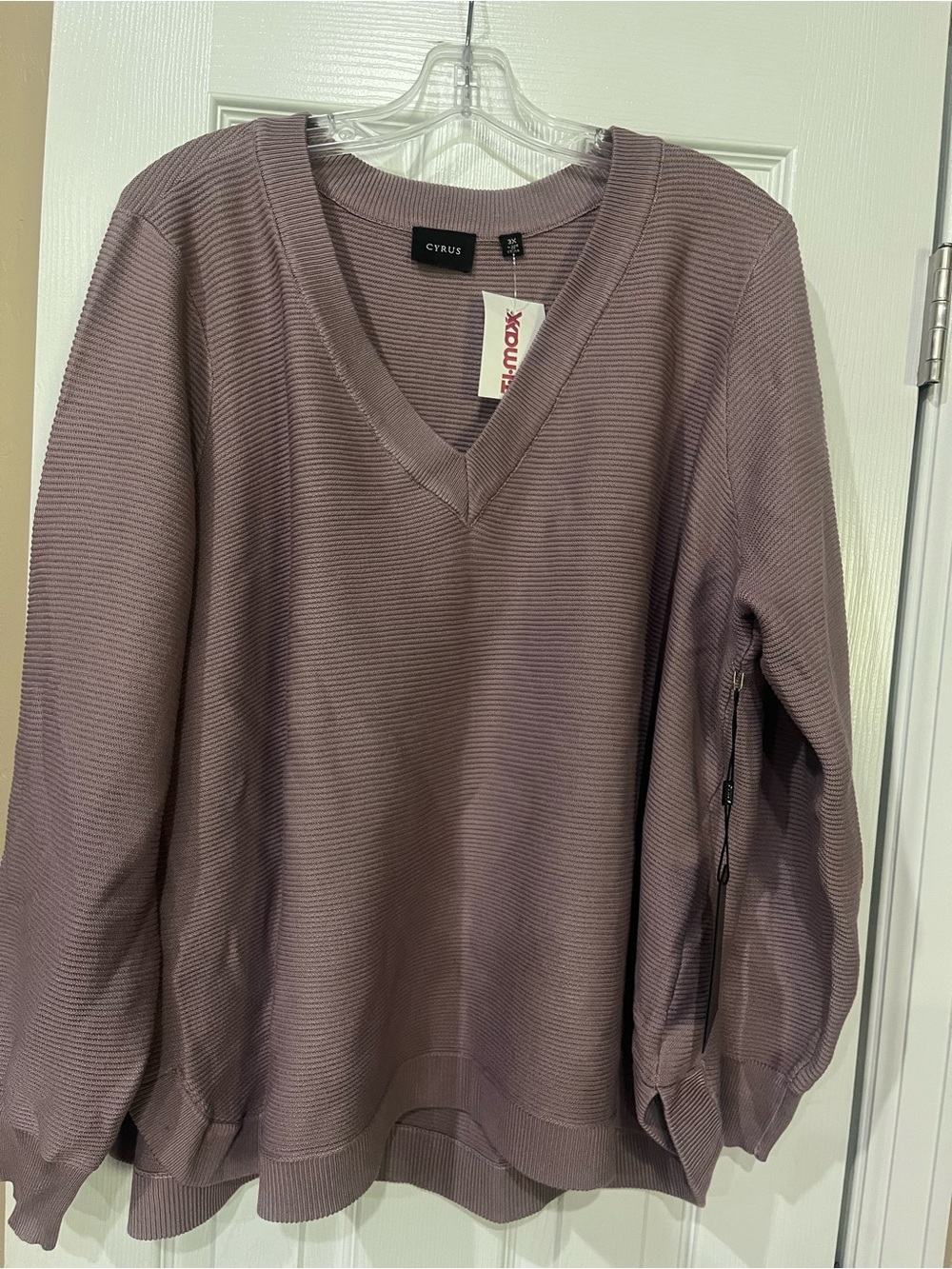 Cyrus V-Neck Sweater in Mauve Lavender
